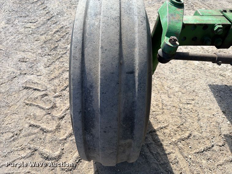 image for item ED5187 1993 John Deere 4760 tractor