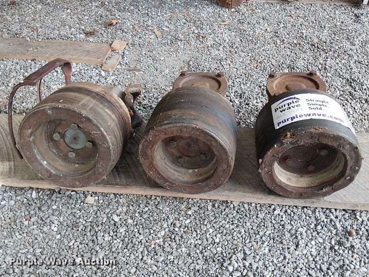 image for item EE5209 (3) tractor belt pullies 