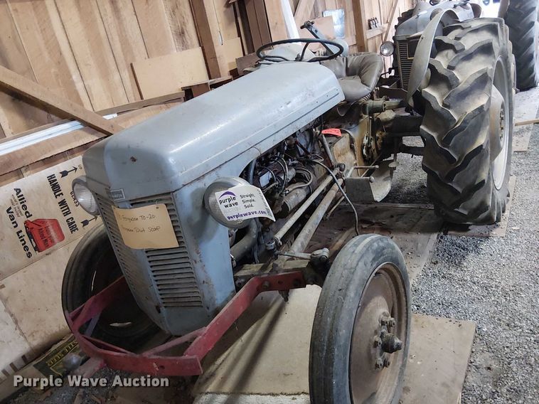 image for item EE5210 1950 Ferguson TO20 tractor