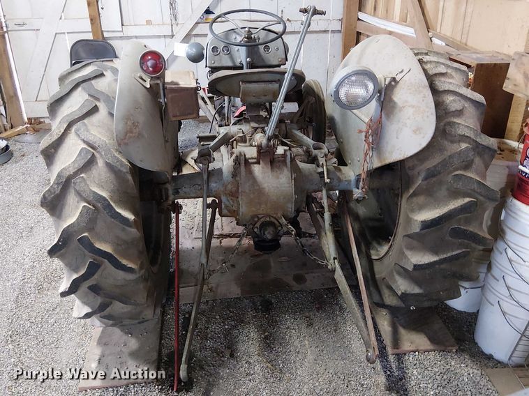 image for item EE5210 1950 Ferguson TO20 tractor