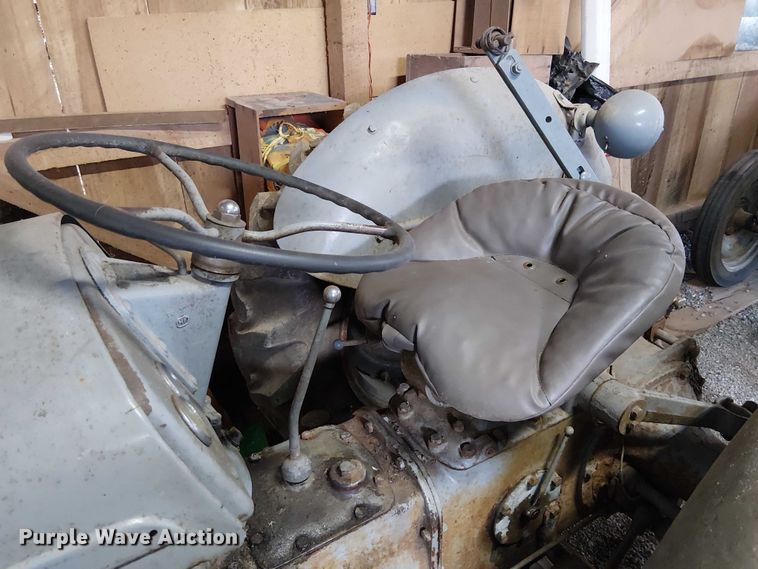 image for item EE5210 1950 Ferguson TO20 tractor