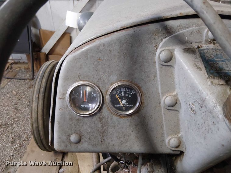 image for item EE5210 1950 Ferguson TO20 tractor