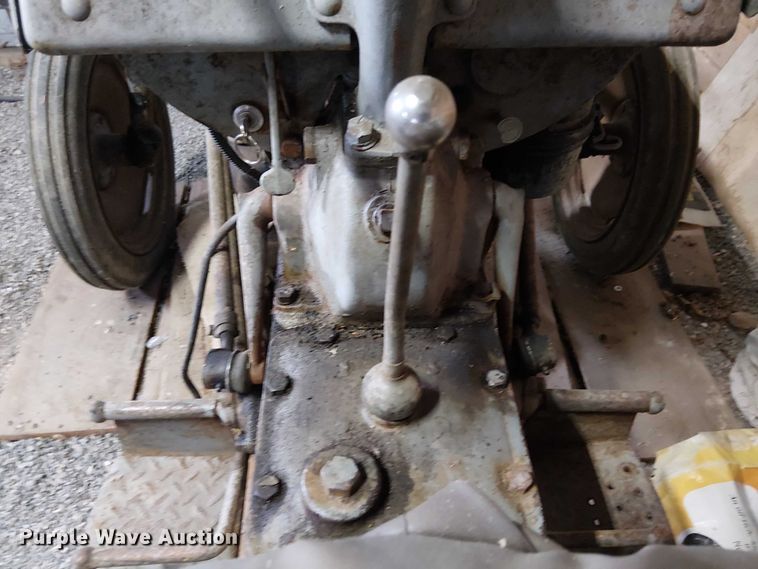 image for item EE5210 1950 Ferguson TO20 tractor