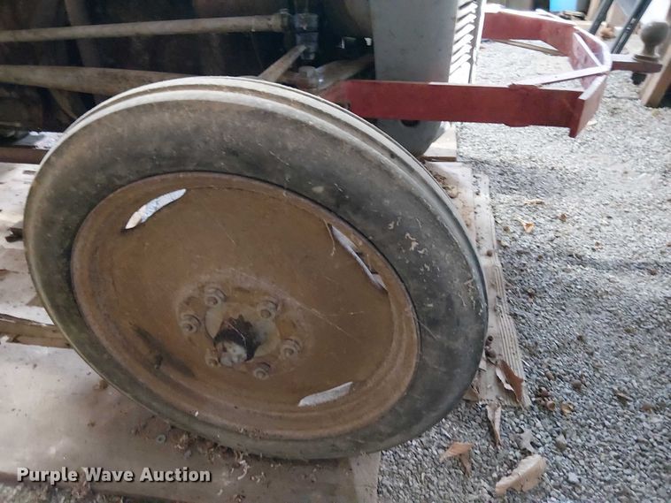 image for item EE5210 1950 Ferguson TO20 tractor