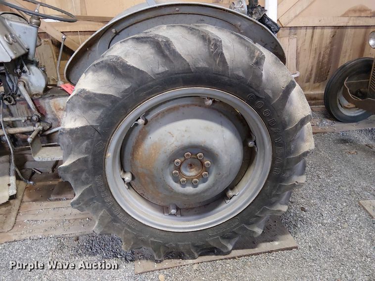 image for item EE5210 1950 Ferguson TO20 tractor