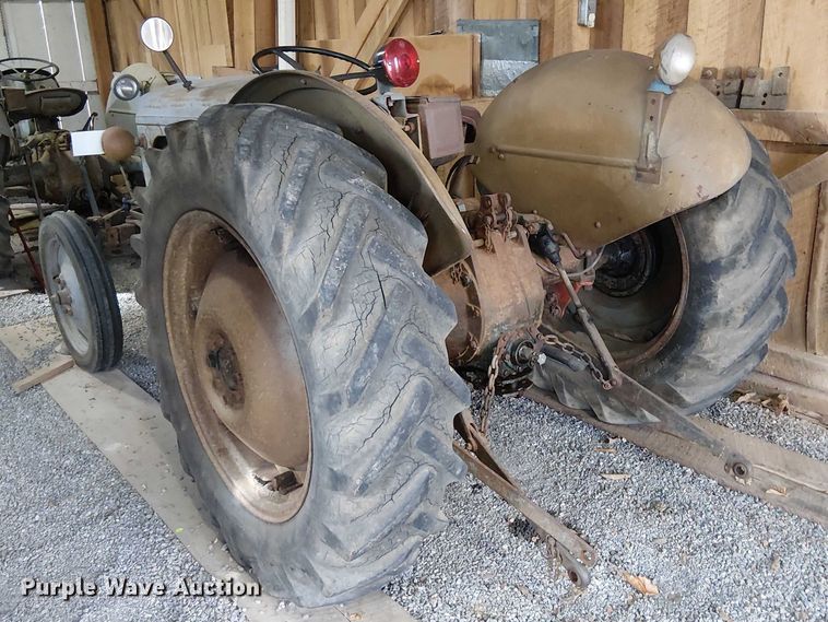 image for item EE5211 1951 Ferguson TO20 tractor