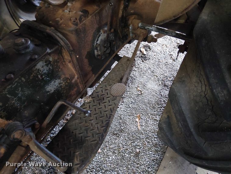 image for item EE5211 1951 Ferguson TO20 tractor