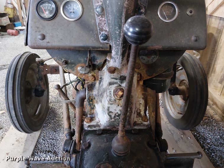 image for item EE5211 1951 Ferguson TO20 tractor