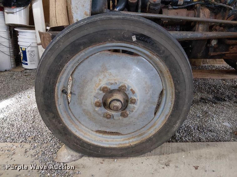 image for item EE5211 1951 Ferguson TO20 tractor