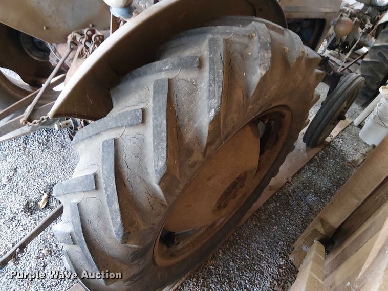 image for item EE5211 1951 Ferguson TO20 tractor