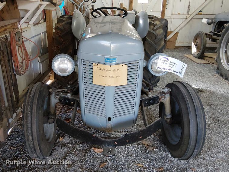 image for item EE5212 1950 Ferguson T020 tractor