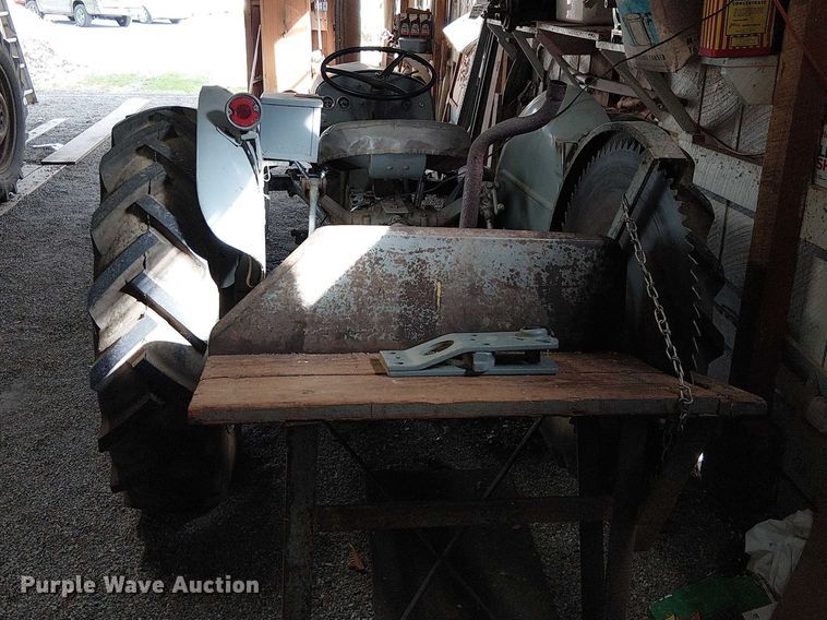 image for item EE5212 1950 Ferguson T020 tractor
