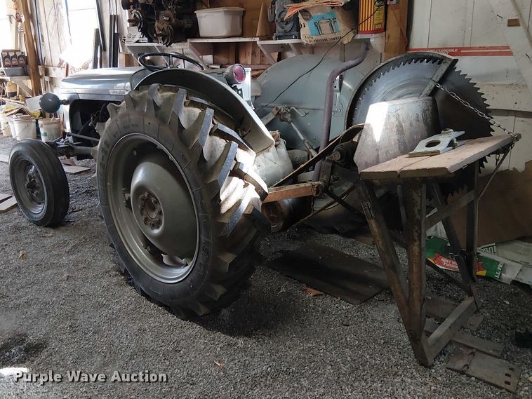 image for item EE5212 1950 Ferguson T020 tractor
