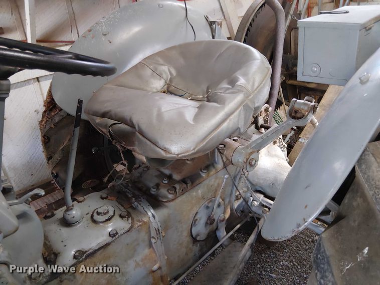 image for item EE5212 1950 Ferguson T020 tractor