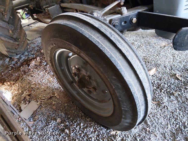 image for item EE5212 1950 Ferguson T020 tractor