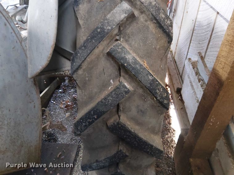 image for item EE5212 1950 Ferguson T020 tractor