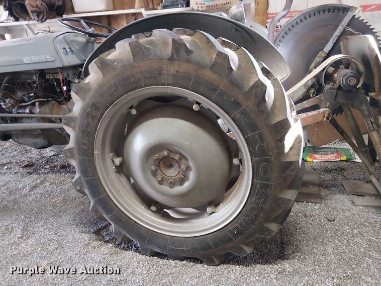 image for item EE5212 1950 Ferguson T020 tractor