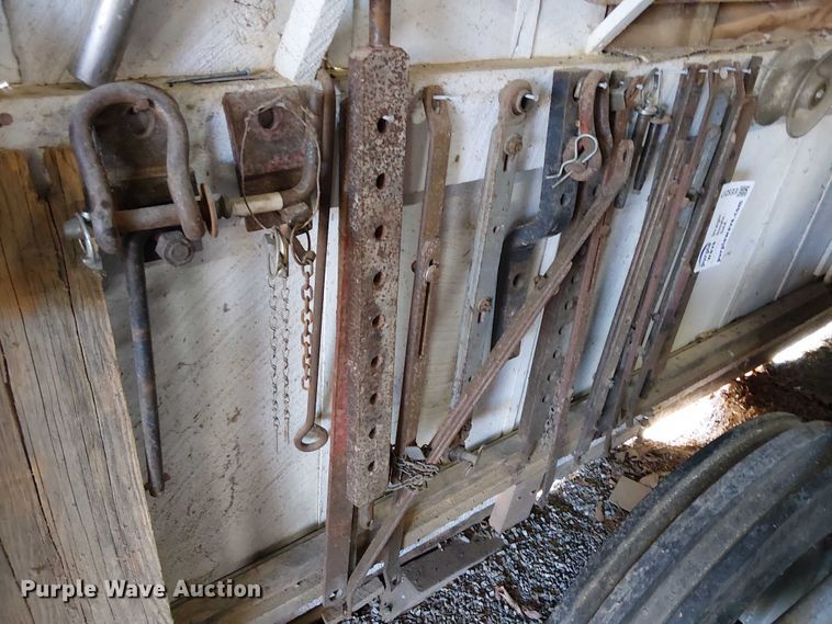 image for item EE5217 Tractor parts