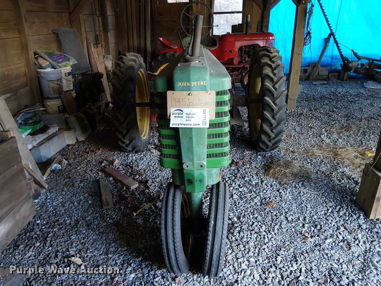 image for item EE7972 John Deere H tractor