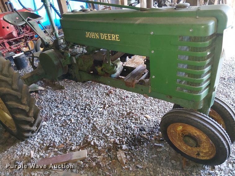 image for item EE7972 John Deere H tractor