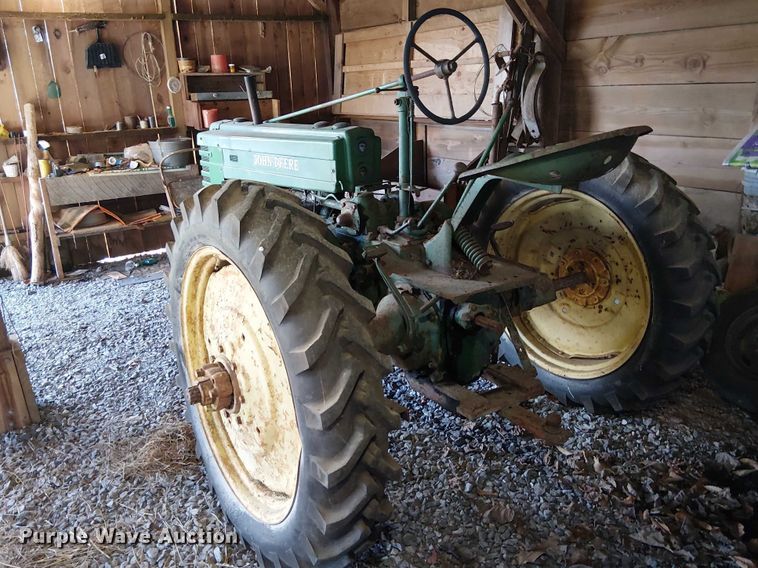 image for item EE7972 John Deere H tractor