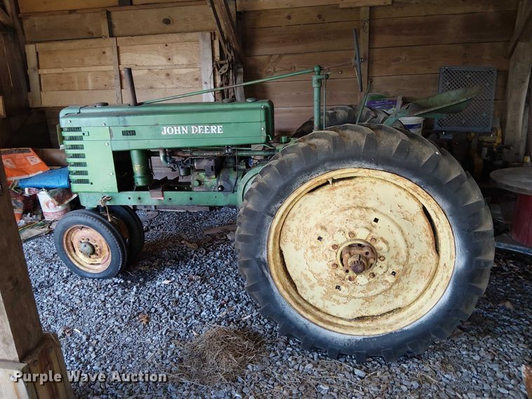 image for item EE7972 John Deere H tractor