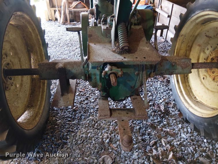 image for item EE7972 John Deere H tractor