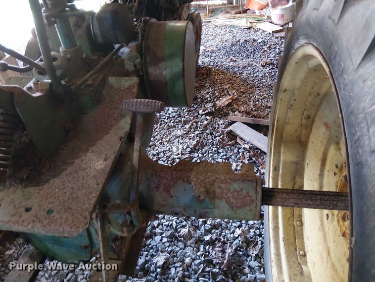 image for item EE7972 John Deere H tractor