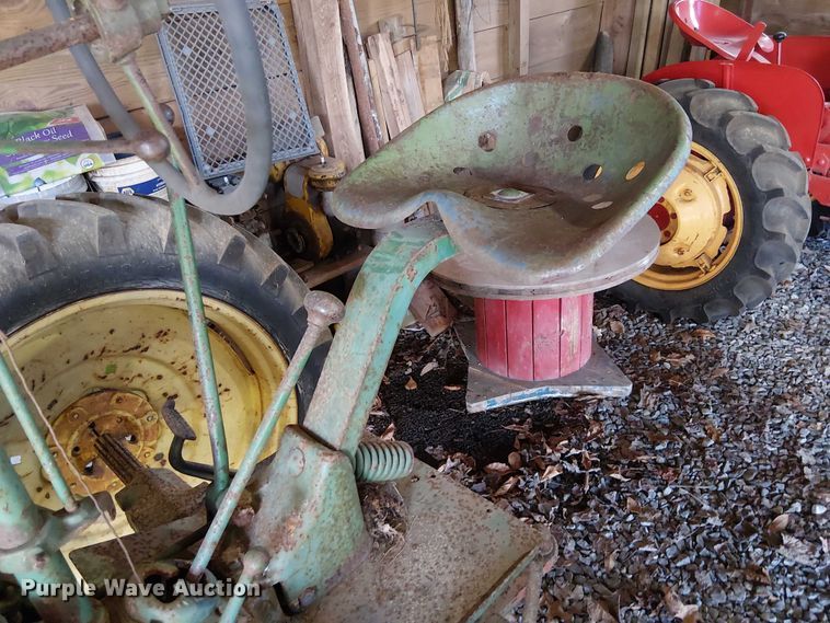 image for item EE7972 John Deere H tractor