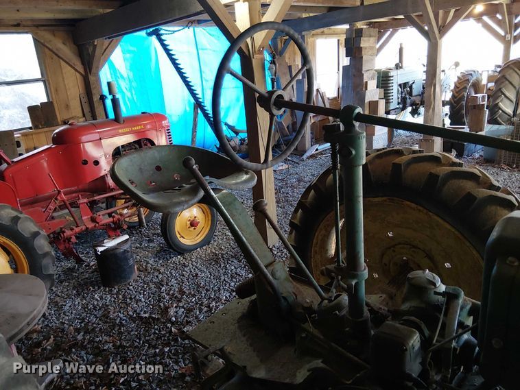 image for item EE7972 John Deere H tractor