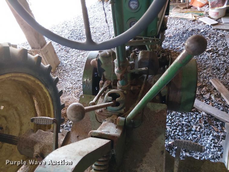 image for item EE7972 John Deere H tractor