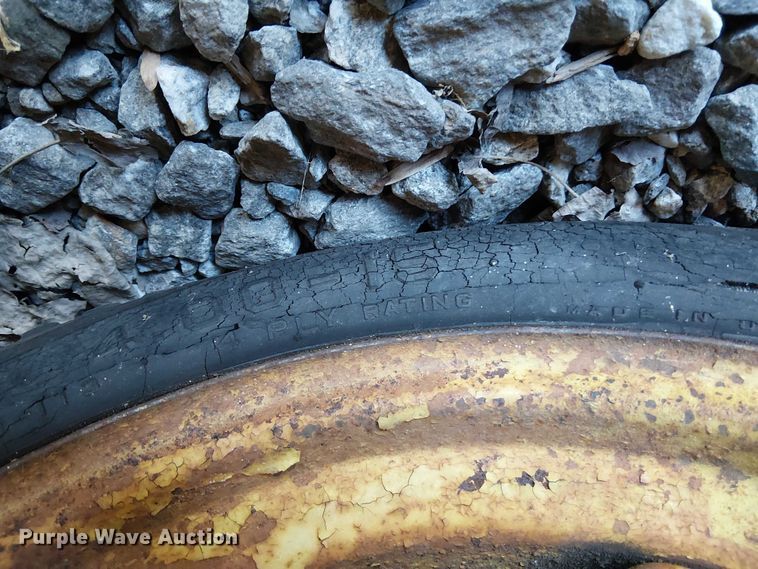 image for item EE7972 John Deere H tractor