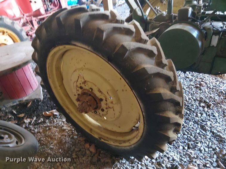 image for item EE7972 John Deere H tractor