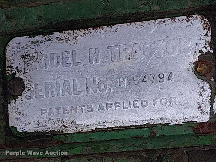 image for item EE7972 John Deere H tractor