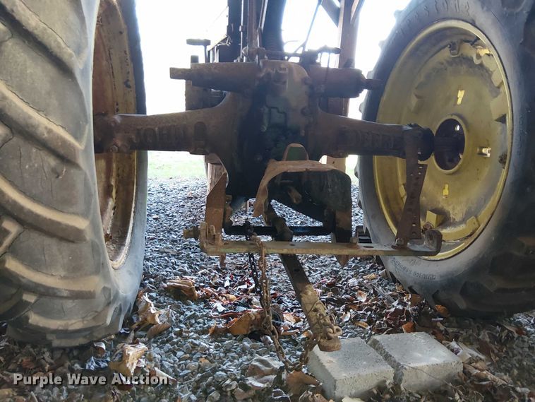 image for item EE7974 John Deere Model B tractor