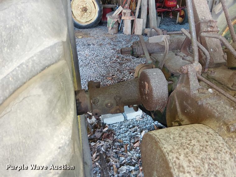 image for item EE7974 John Deere Model B tractor