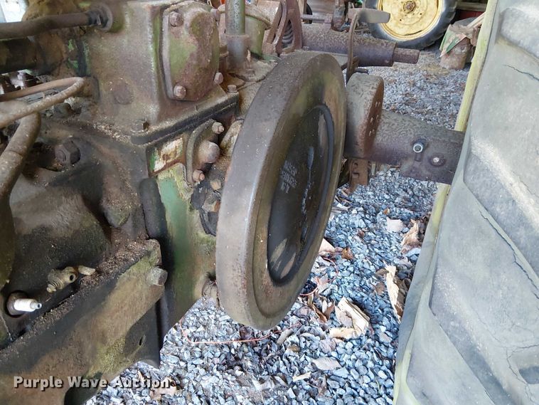 image for item EE7974 John Deere Model B tractor