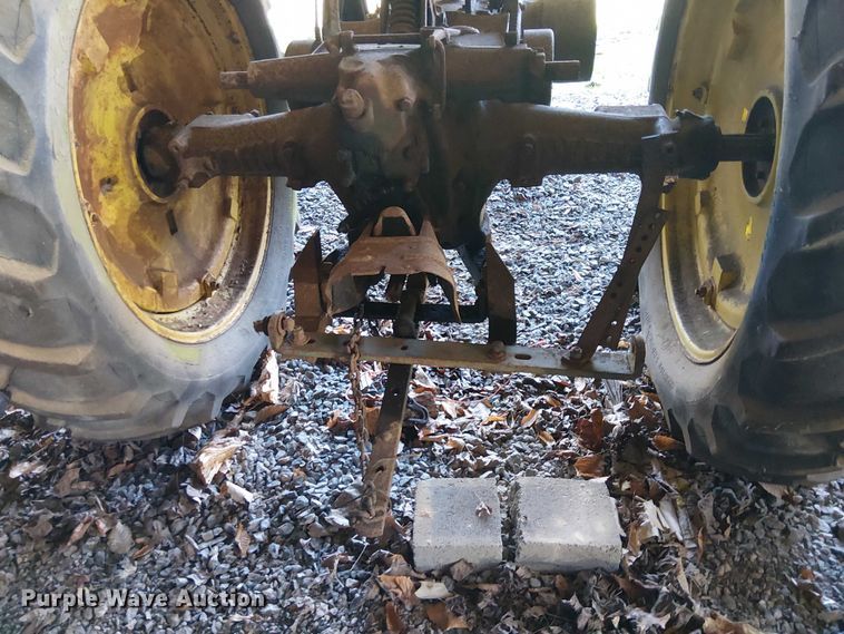 image for item EE7974 John Deere Model B tractor