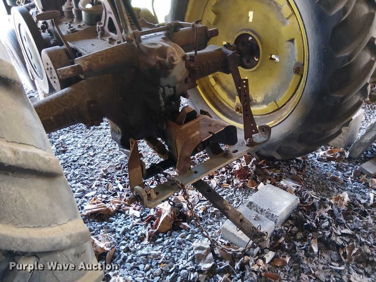 image for item EE7974 John Deere Model B tractor