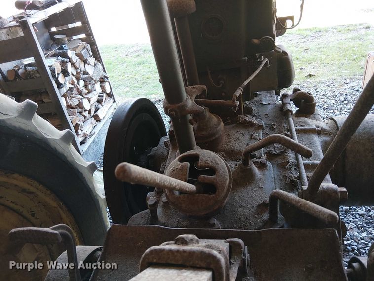 image for item EE7974 John Deere Model B tractor