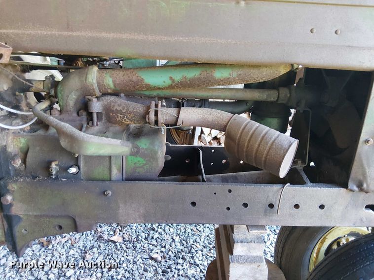 image for item EE7974 John Deere Model B tractor