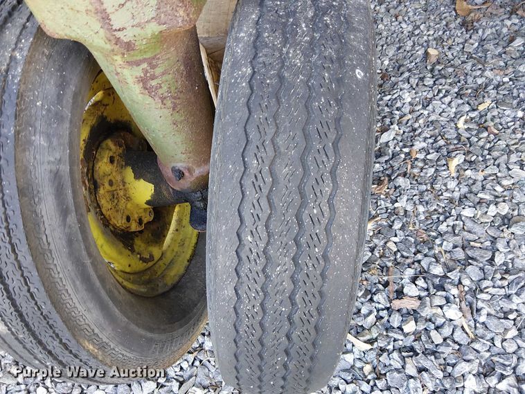 image for item EE7974 John Deere Model B tractor