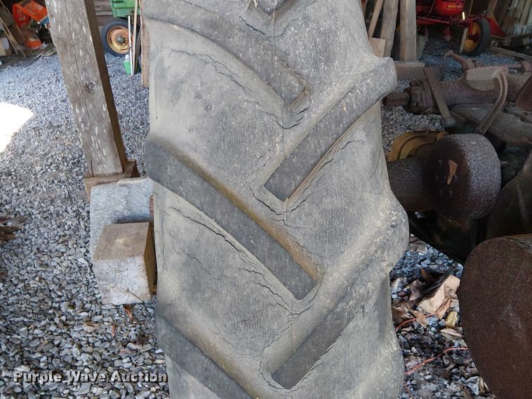 image for item EE7974 John Deere Model B tractor