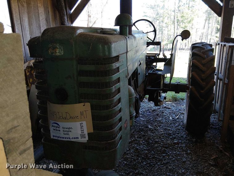 image for item EE7975 John Deere MT tractor