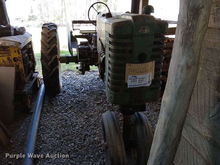 image for item EE7975 John Deere MT tractor