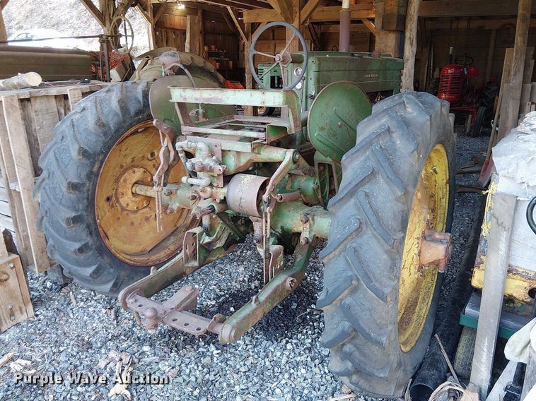 image for item EE7975 John Deere MT tractor