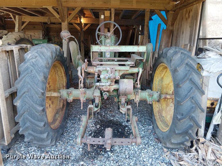 image for item EE7975 John Deere MT tractor