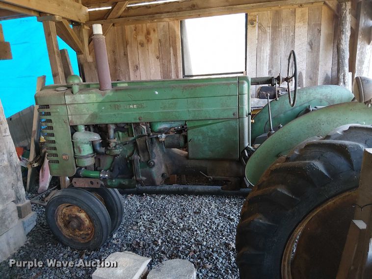 image for item EE7975 John Deere MT tractor