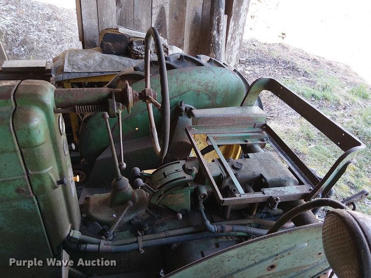 image for item EE7975 John Deere MT tractor