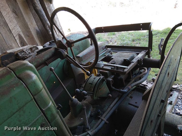 image for item EE7975 John Deere MT tractor